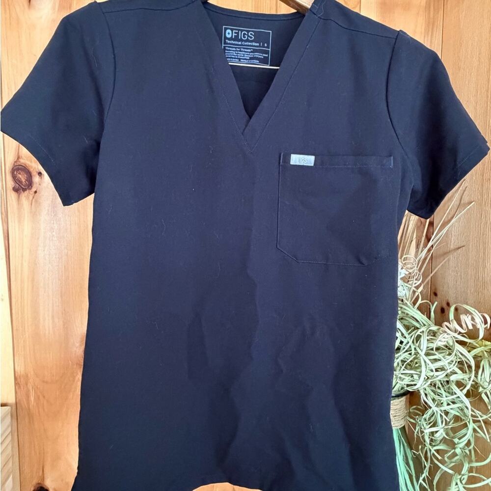 Figs BLACK V-Neck Short Sleeve SCRUB Tee